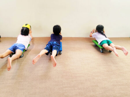 首頁 4 兒童俯臥頸背收縮運動訓練上課實況
